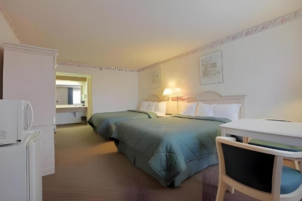 Days Inn by Wyndham Gilroy image 27